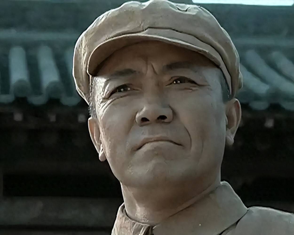 李幼斌与李云龙跨时空对话李幼斌与李云龙的跨时空对话，演技与角色的双重魅力