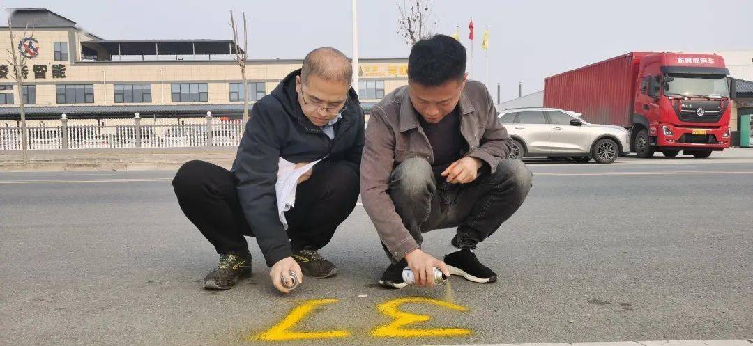 标兵用脚步“画”出一条直线标兵用脚步画出一条直线——探寻卓越之路
