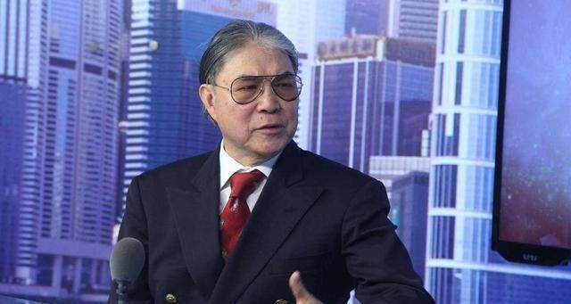 霍震霆与孙子霍震霆与孙子的温馨时光，跨代的情感纽带